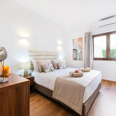 Villa In Portimao With Pool Near Beaches * Portimão