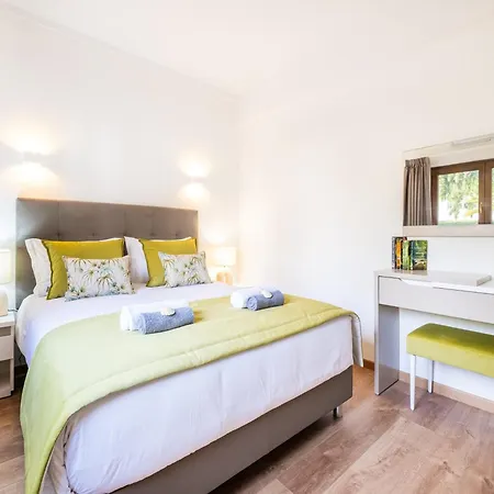 Villa Villa In Portimao With Pool Near Beaches *