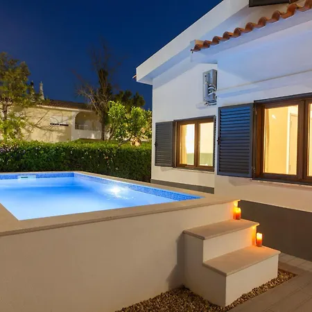 Villa In Portimao With Pool Near Beaches Portimao